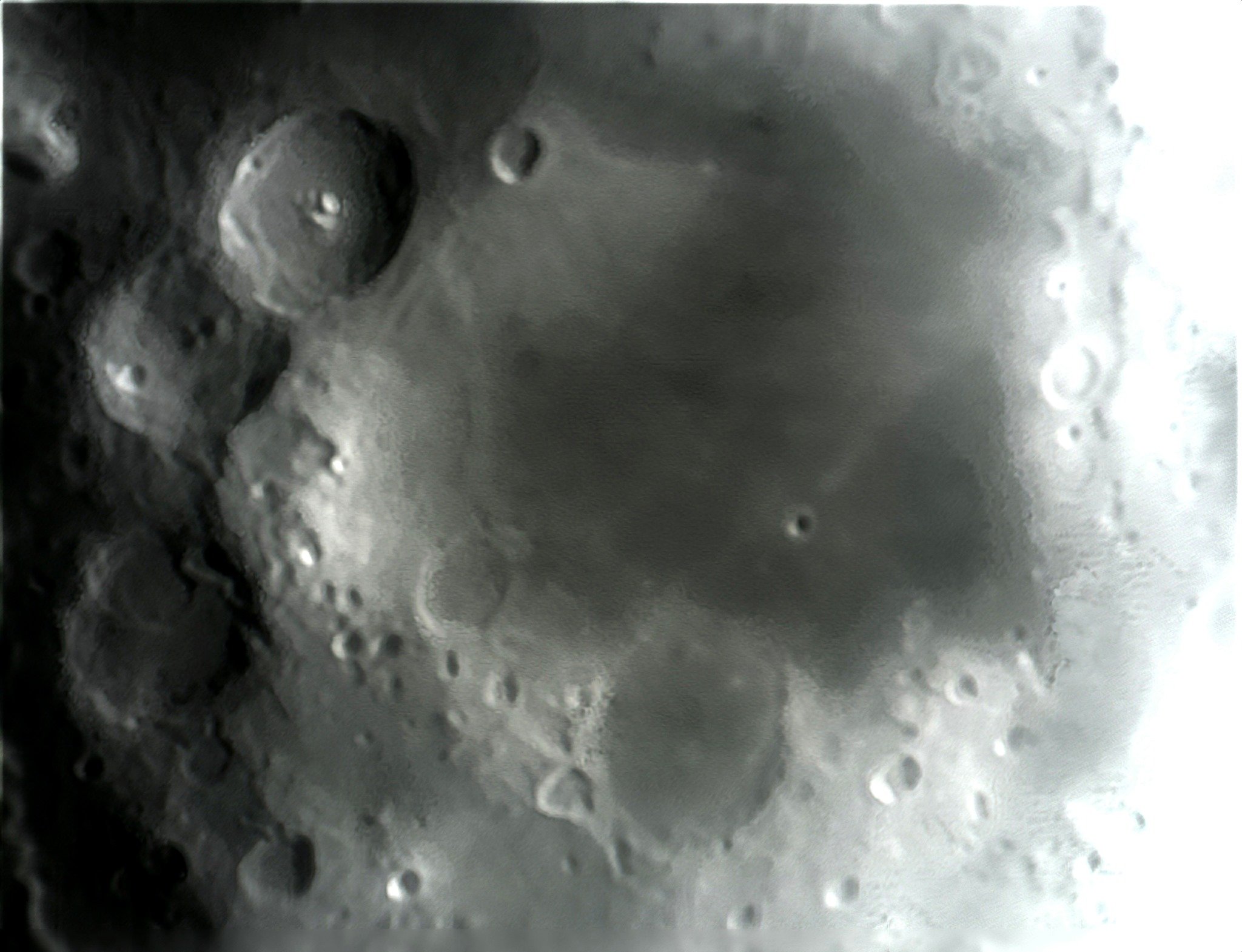 Lune la Mer des Nectares et ses cratères
